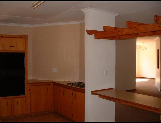 3 BEDROOM PROPERTY TO RENT IN CHROOM PARK